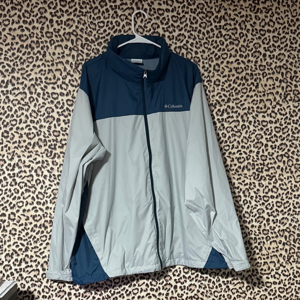 Columbia windbreaker jacket!